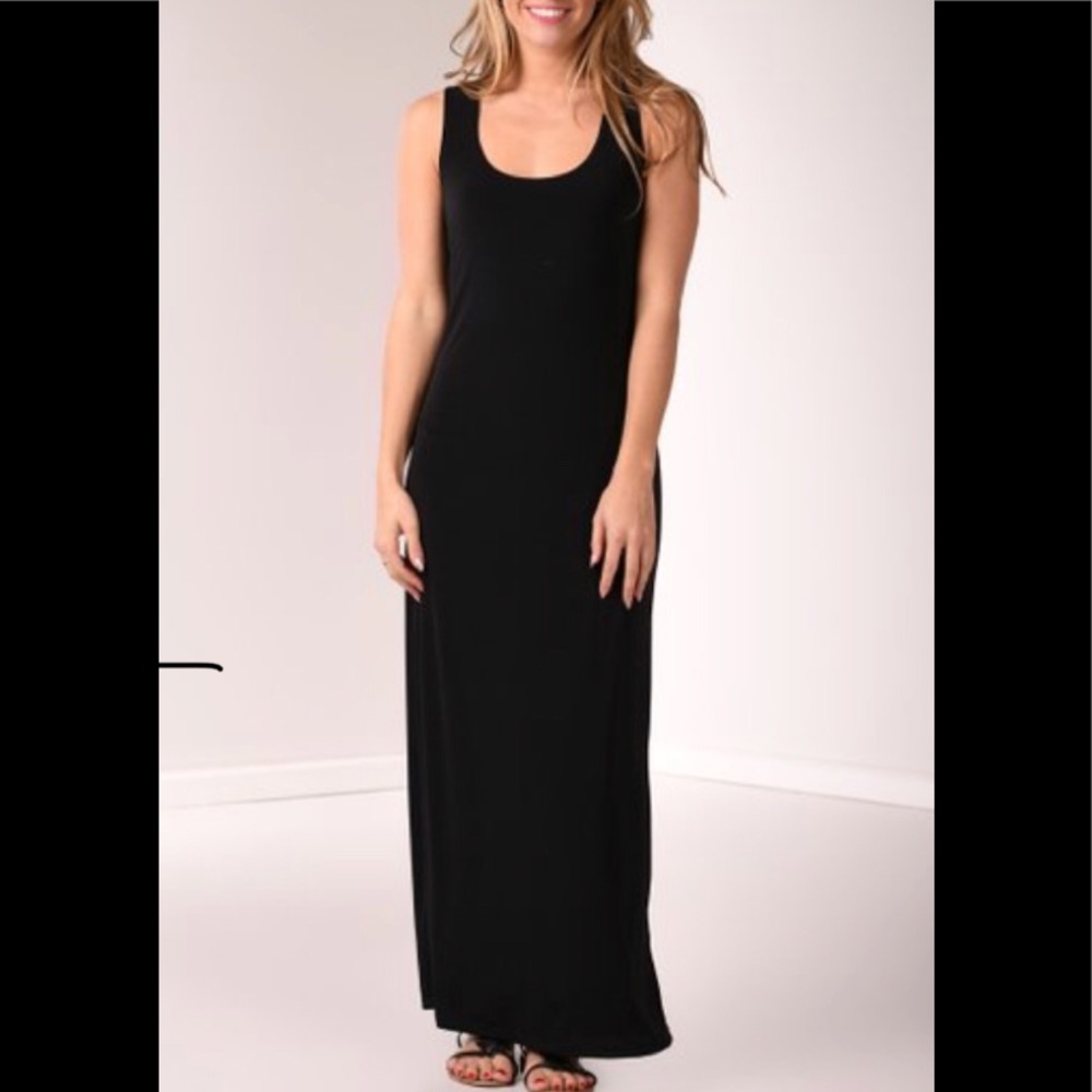 Lbisse Black Scoop Neck Maxi